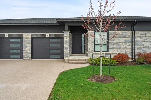 7138 PARSA ST E #7, Niagara Falls, ON L2H 3W1