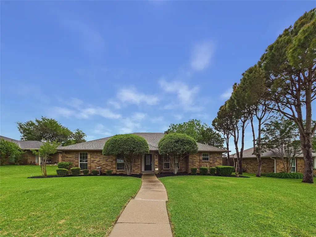 2604 Timberleaf Drive, Carrollton, TX 75006