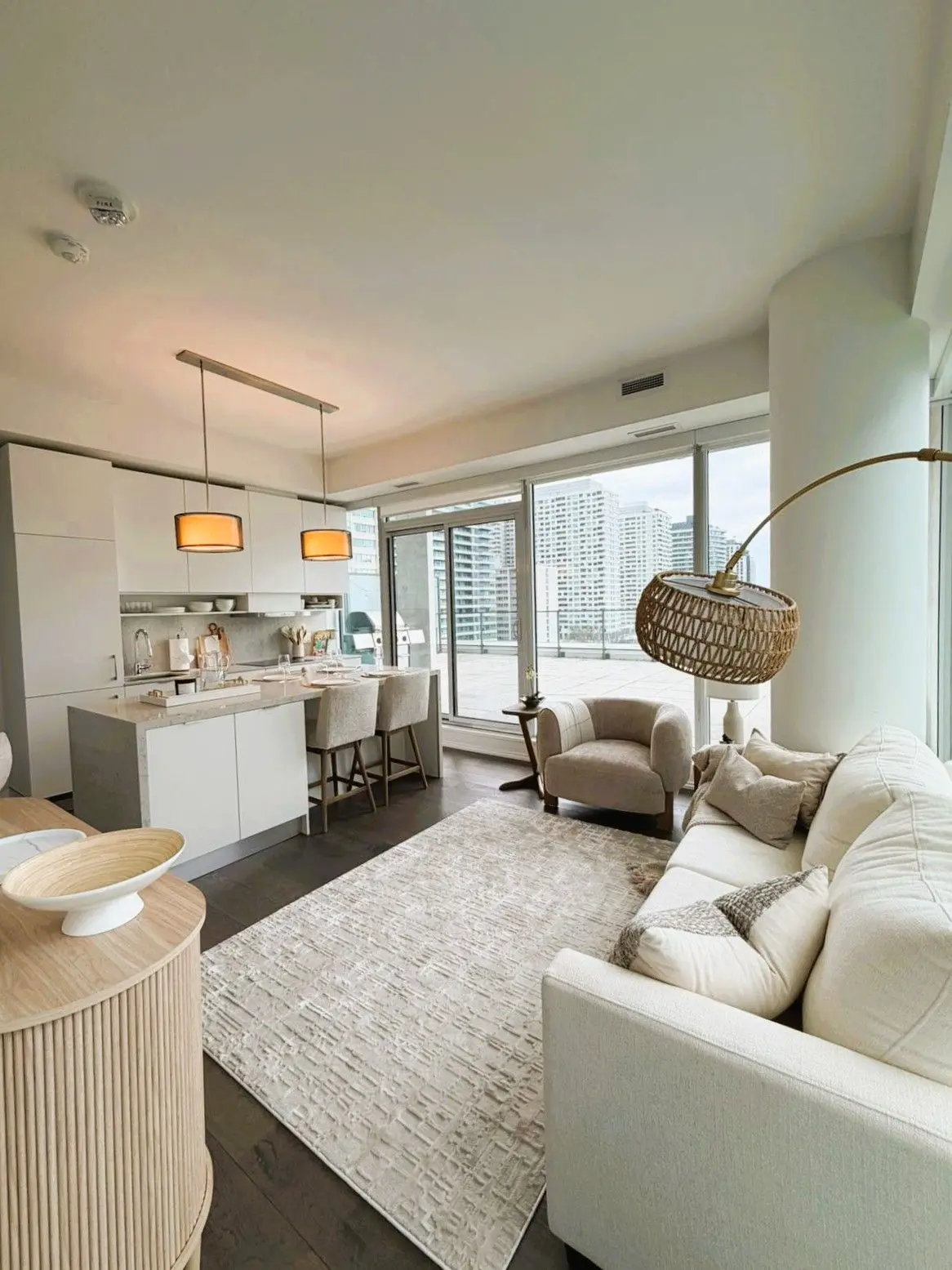 5 Soudan AVE #1004, Toronto C10, ON M4S 0B1