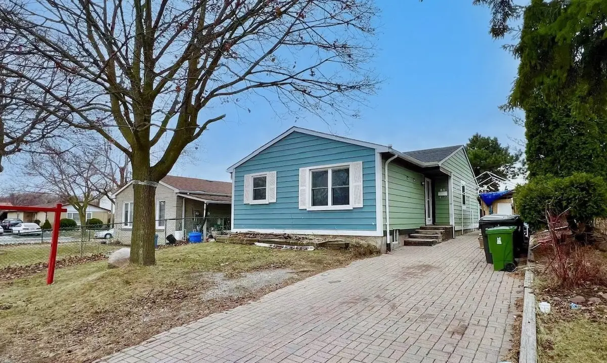 81 United SQ #Main Floor, Toronto E11, ON M1B 2B9