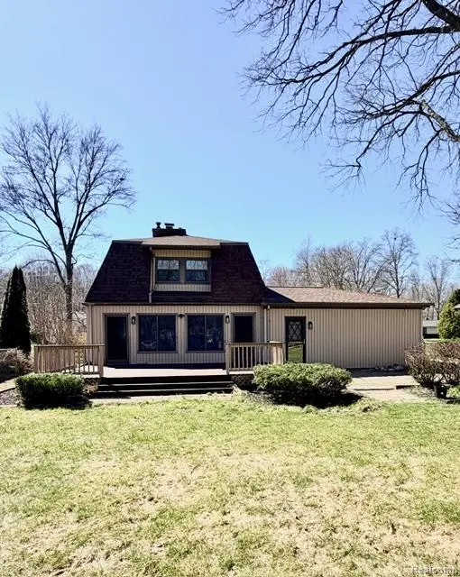 6273 Cold Spring TRL, Grand Blanc Charter Township, MI 48439