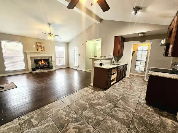 318 Teakwood Lane, Lewisville, TX 75067