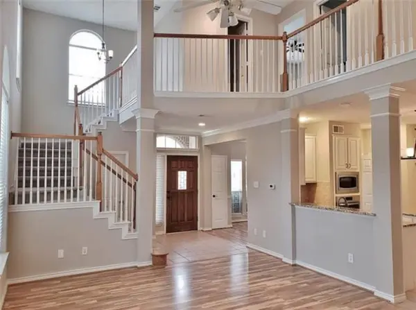 211 Moss Hill Road, Irving, TX 75063