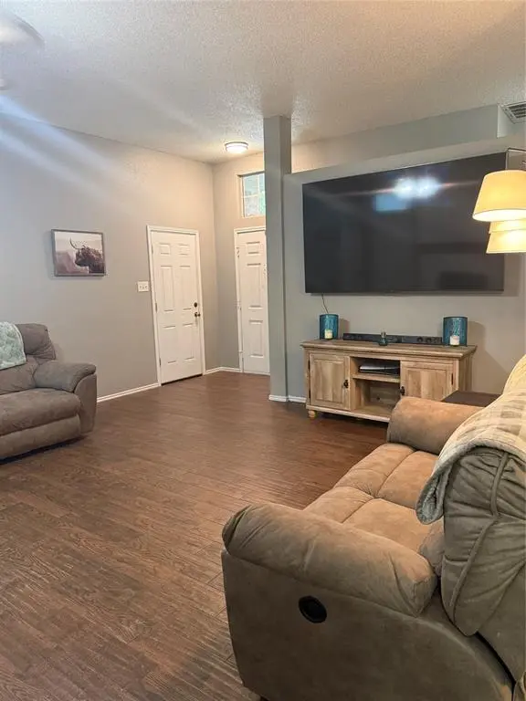 637 Inwood Road, Azle, TX 76020