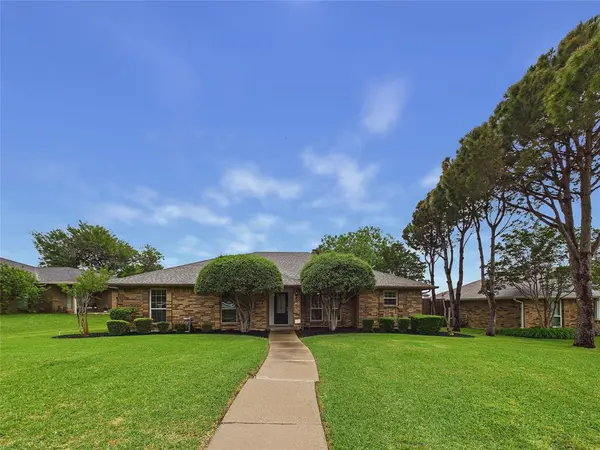 2604 Timberleaf Drive, Carrollton, TX 75006