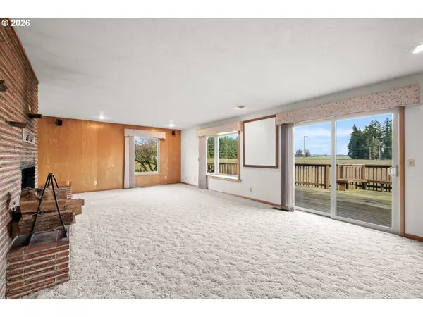 6884 S Hansen LN, Aurora, OR 97002