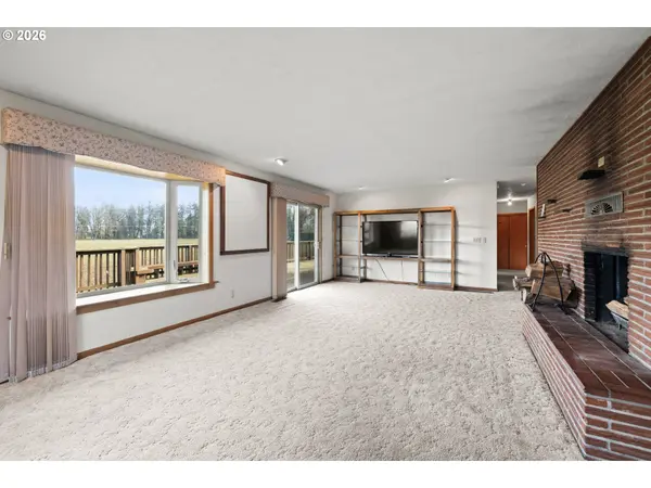 6884 S Hansen LN, Aurora, OR 97002