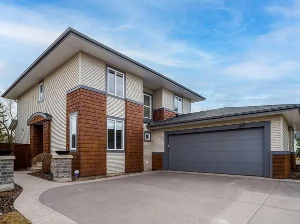 312 Harrison CT, Crossfield, AB T0M 0S0