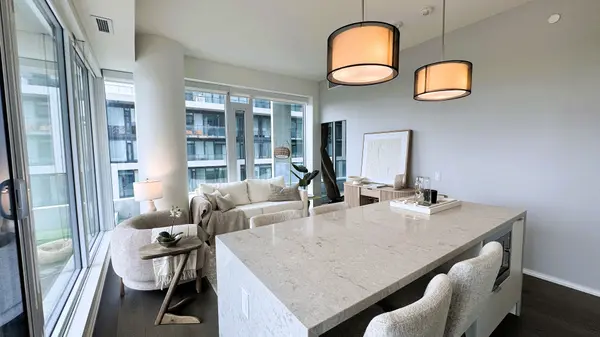 5 Soudan AVE #1004, Toronto C10, ON M4S 0B1