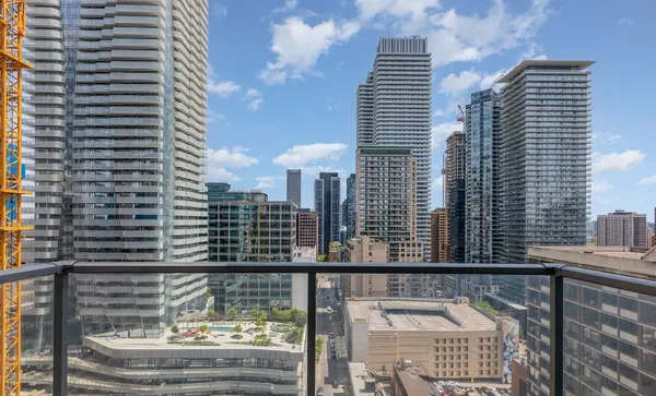 21 Balmuto ST #2001, Toronto C01, ON M4Y 1W4