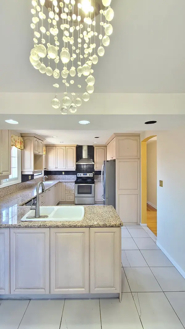 424 Military TRL #Upper Level, Toronto E09, ON M1E 4E7