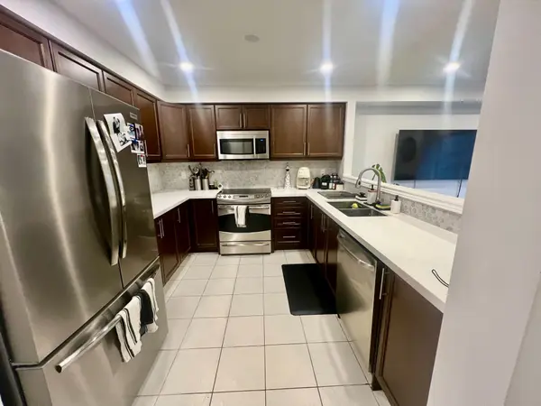 35 Enderly ST, Ajax, ON L1S 0E4