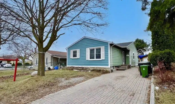 81 United SQ #Main Floor, Toronto E11, ON M1B 2B9