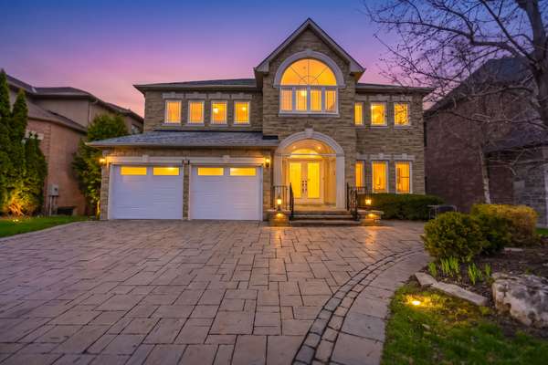 94 Pathlane RD, Richmond Hill, ON L4B 4C7