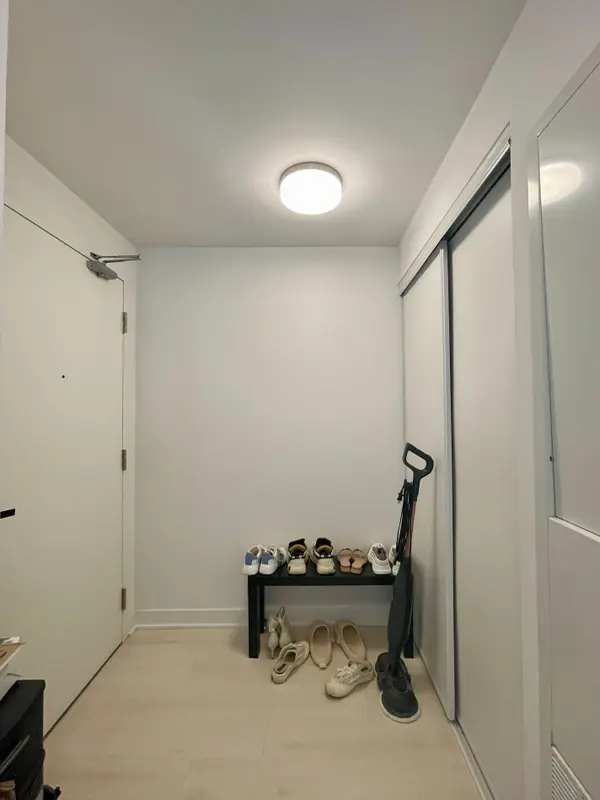 3900 Confederation Pkwy #4609, Mississauga, ON L5B 0M3