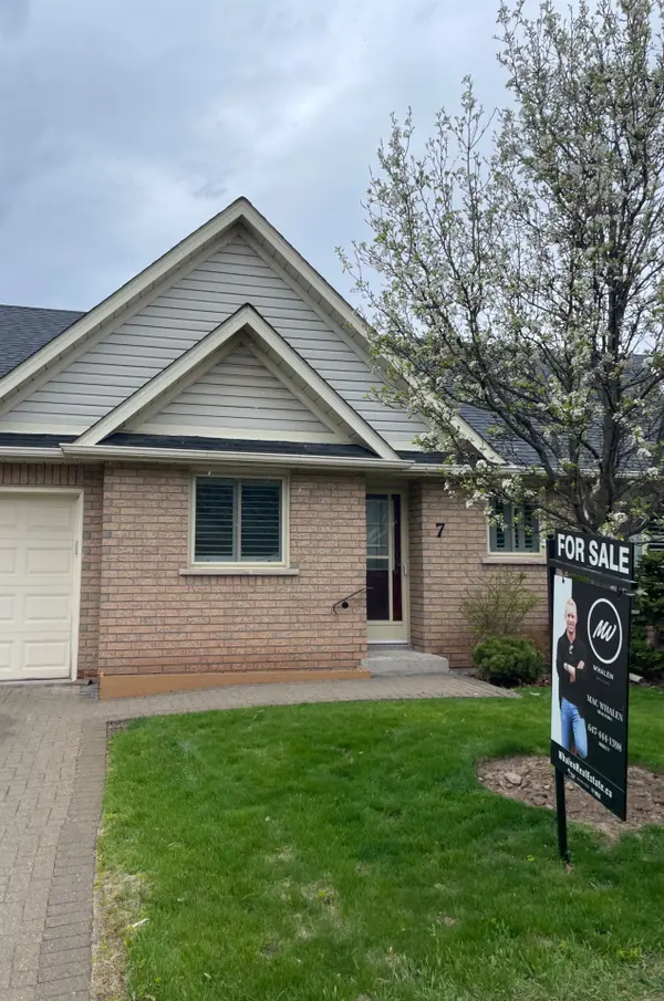 165 Main ST E #7, Grimsby, ON L3M 1P2