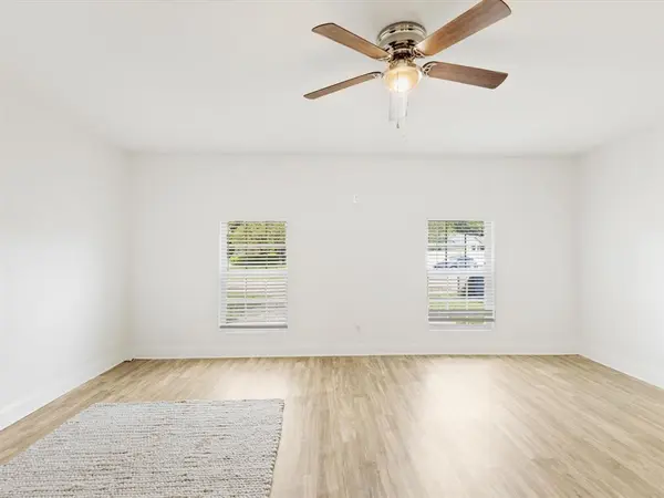 6702 Umphress Road, Dallas, TX 75217