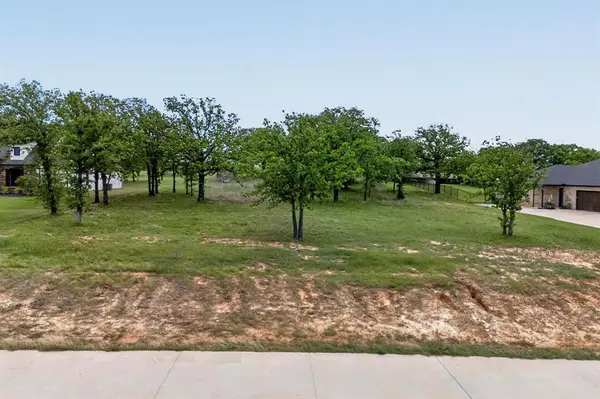 1036 Estancia Boulevard, Weatherford, TX 76088