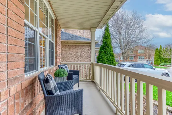 2536 Bracken DR, Oakville, ON L6M 4R7