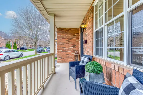 2536 Bracken DR, Oakville, ON L6M 4R7