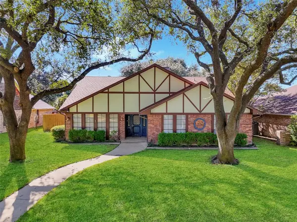 9718 Amberley Drive, Dallas, TX 75243