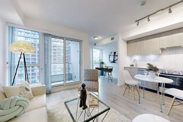 395 Bloor ST E #3201, Toronto C08, ON M4W 1H7