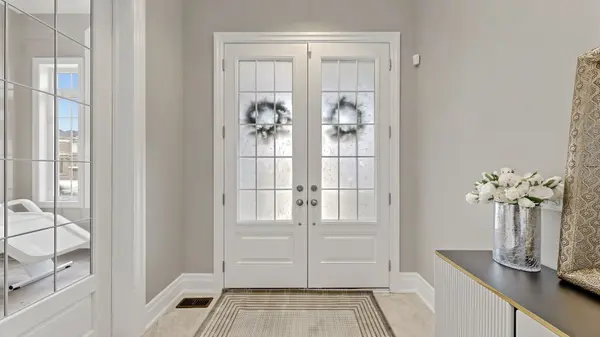 147 Ben Sinclair AVE, East Gwillimbury, ON L9N 0Z2