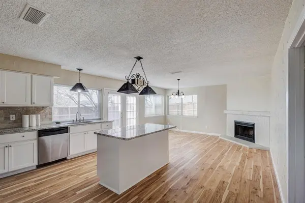 2101 Deerfield Drive, Carrollton, TX 75007