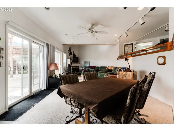 48251/48247 E COMMERCIAL ST, Oakridge, OR 97463