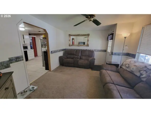 724 NE LAURANCE ST, Myrtle Creek, OR 97457