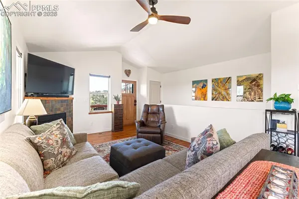 208 Chelten RD, Manitou Springs, CO 80829