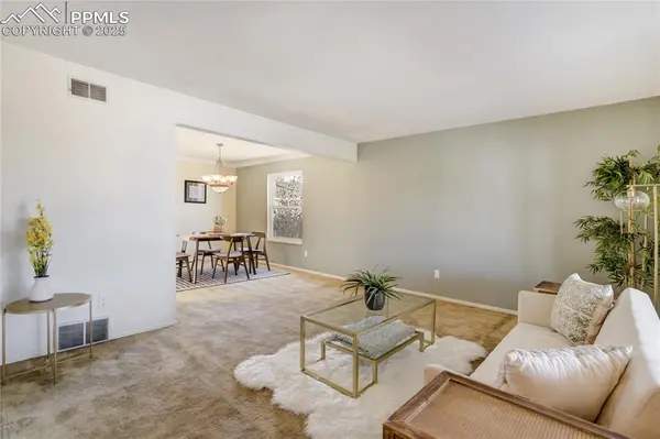 6 Strawflower CT, Pueblo, CO 81001