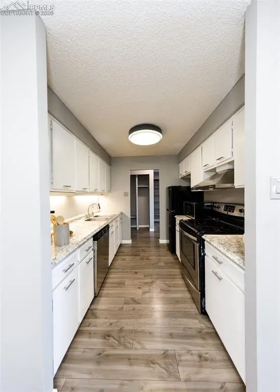 411 Lakewood CIR #B913, Colorado Springs, CO 80910