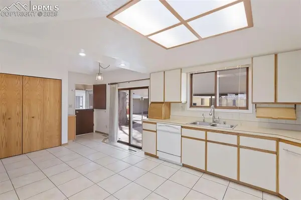 718 Querida DR, Colorado Springs, CO 80909