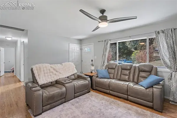 1139 Chambers DR, Colorado Springs, CO 80904