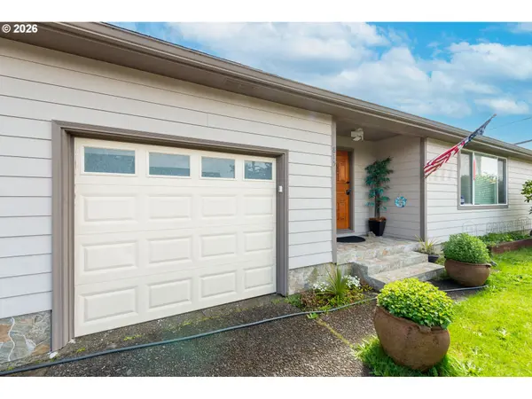 815 N KING ST, Seaside, OR 97138