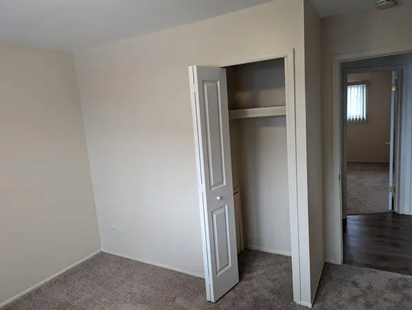 25337 S Montmartre CT #2, Oak Park City, MI 48237