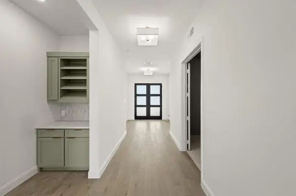 1608 Rolling Oaks Drive, Fort Worth, TX 76008