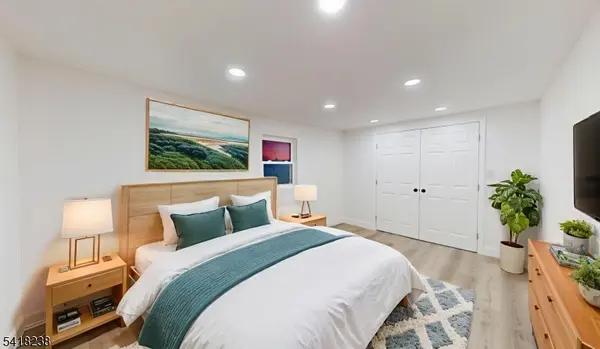 204 Philip Ave, Elmwood Park Boro, NJ 07407