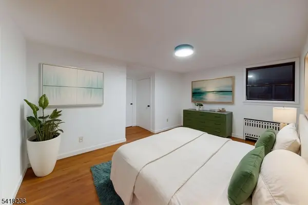 204 Philip Ave, Elmwood Park Boro, NJ 07407