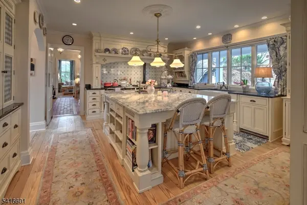 160 S Finley Ave, Bernards Twp., NJ 07920