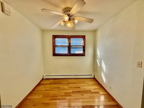 46 Frances St, Clifton City, NJ 07014