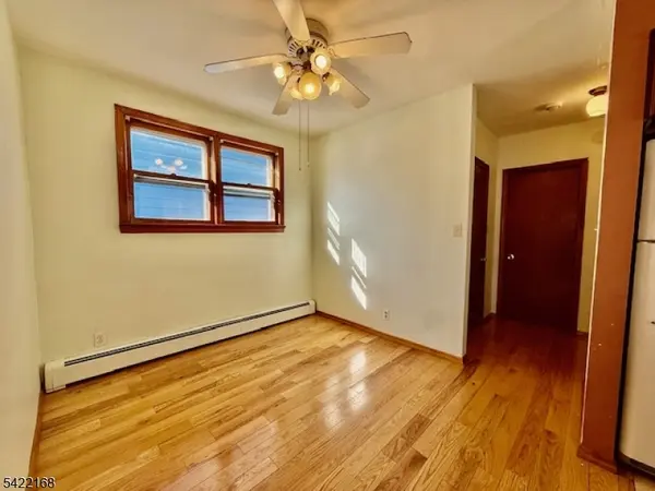 46 Frances St, Clifton City, NJ 07014