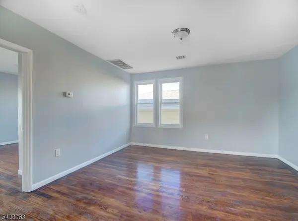 156 Crystal St, North Arlington Boro, NJ 07031