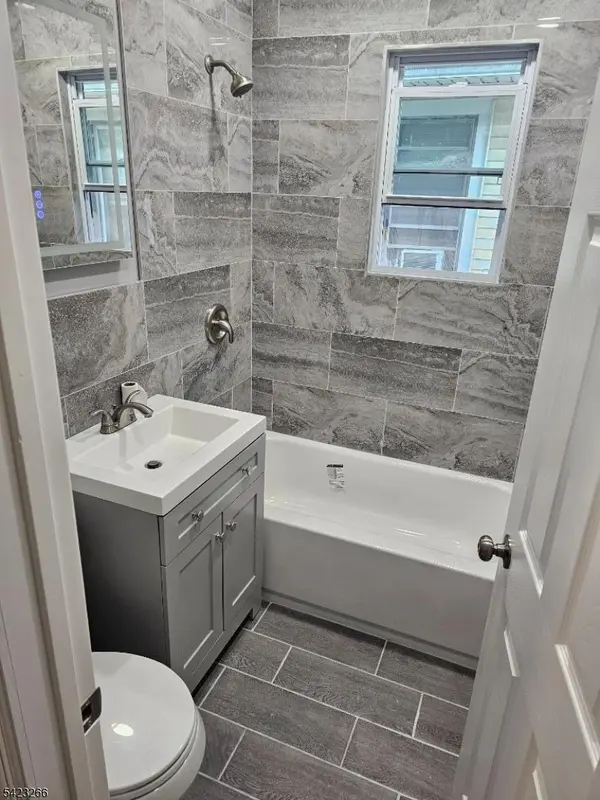 65 Hale St, New Brunswick City, NJ 08901