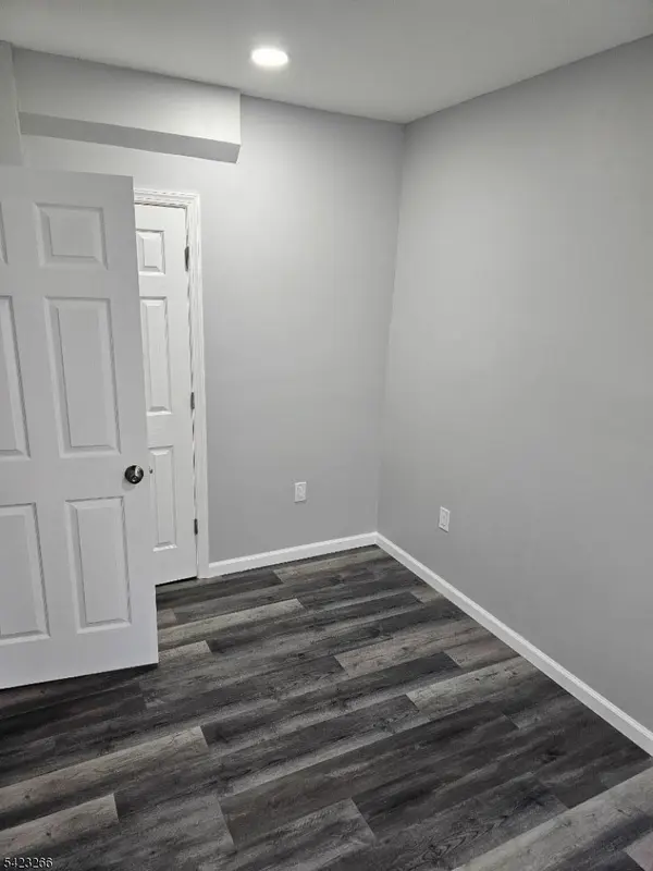 65 Hale St, New Brunswick City, NJ 08901