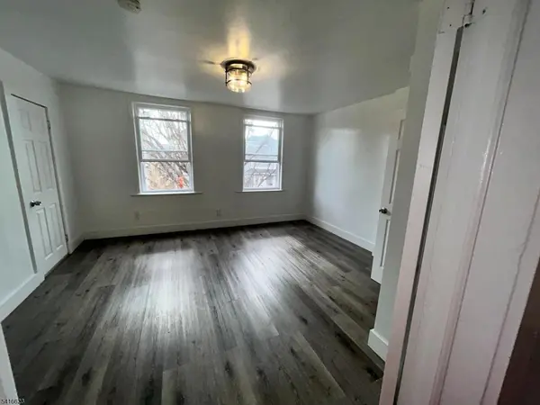 21 Tillinghast St #3, Newark City, NJ 07108