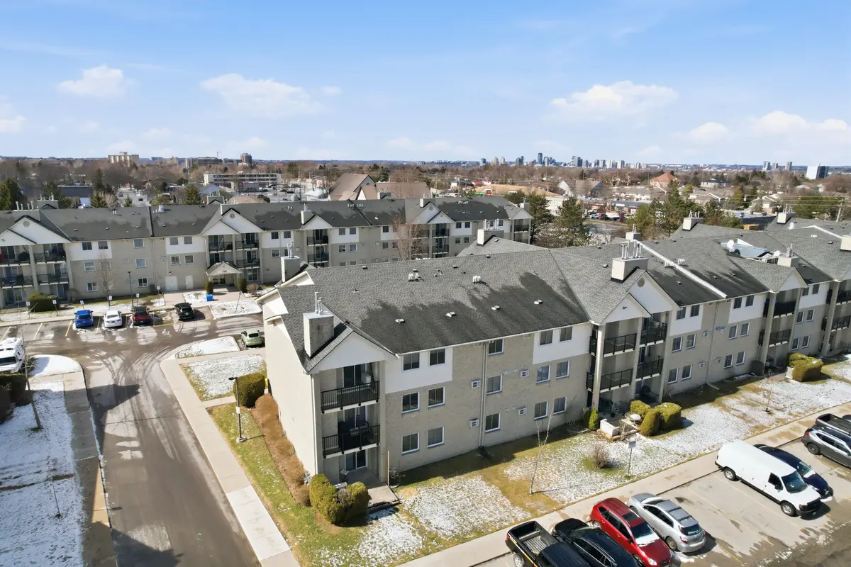 735 Deveron CRES #310, London South, ON N5Z 4X8