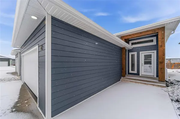 12 Prestwick ST, Niverville, MB R0A 0A1