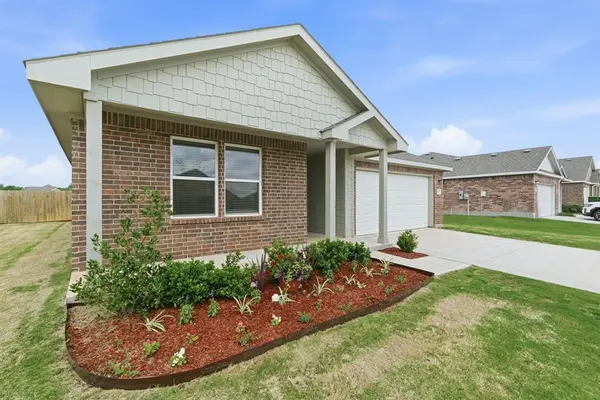 521 Jameson Street, Springtown, TX 76082